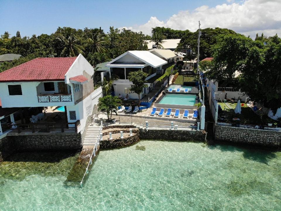 Pescadores Suites Moalboal Eksteriør bilde