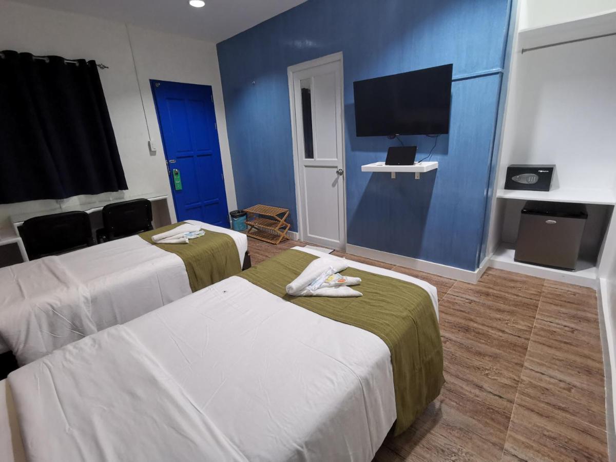 Pescadores Suites Moalboal Eksteriør bilde