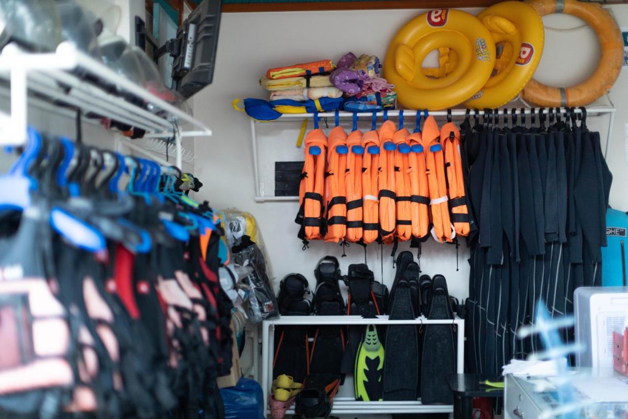 Pescadores Suites Moalboal Eksteriør bilde
